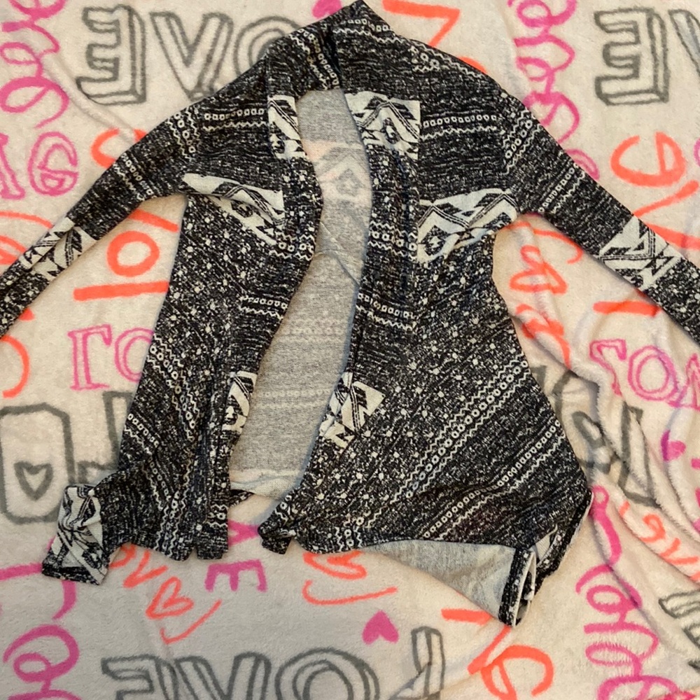 Kids cardigan black and white size 7/8